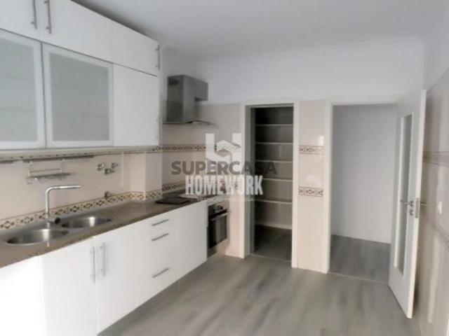 Apartamento T3 com 109 m² na Quinta do Conde