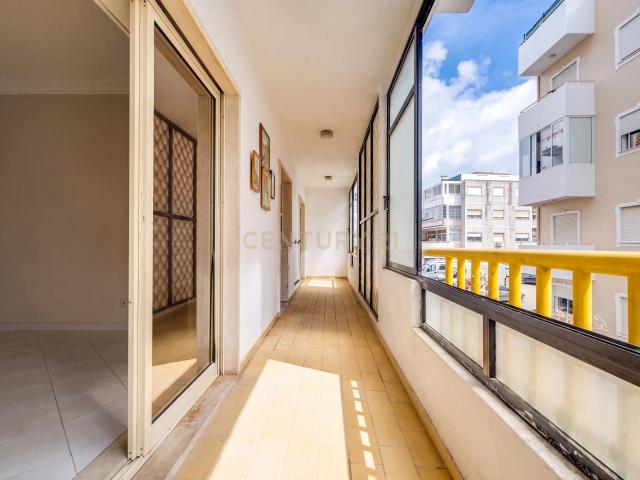 Apartamento T3 com 126 m² e elevador no centro de Olhão — ✅ FINANCIAMENTO JOVEM 100%