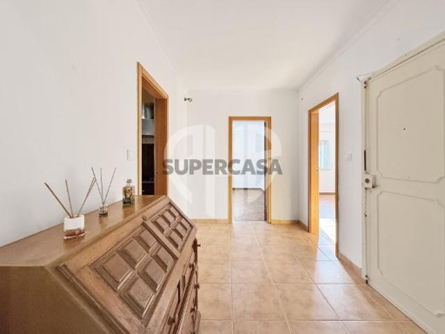 Apartamento T3 com 127 m² | Arrecadação nas Águas Furtadas | Massamá