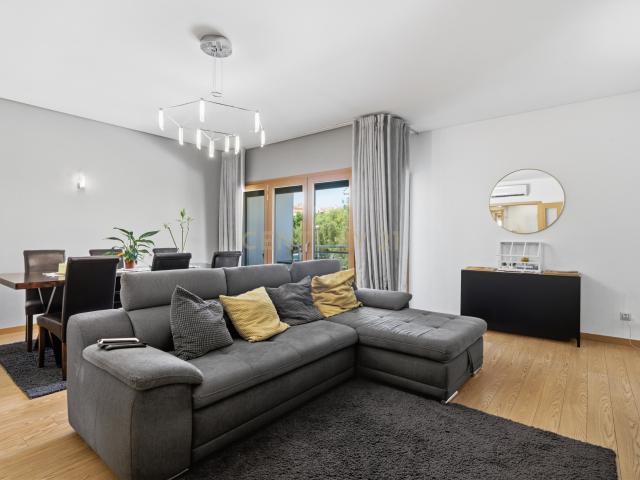Apartamento T3 com 145 m² e Garagem Box de 43 m² | Forte da Casa