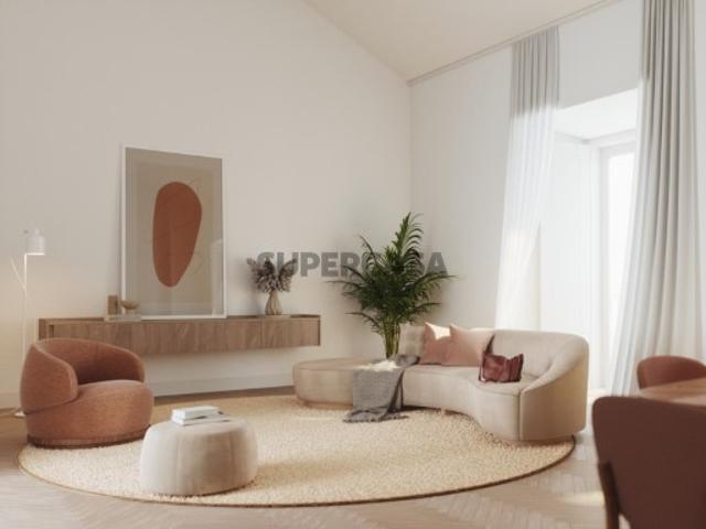 Apartamento T3 com 226m² com estacionamento no Beato, Lisboa