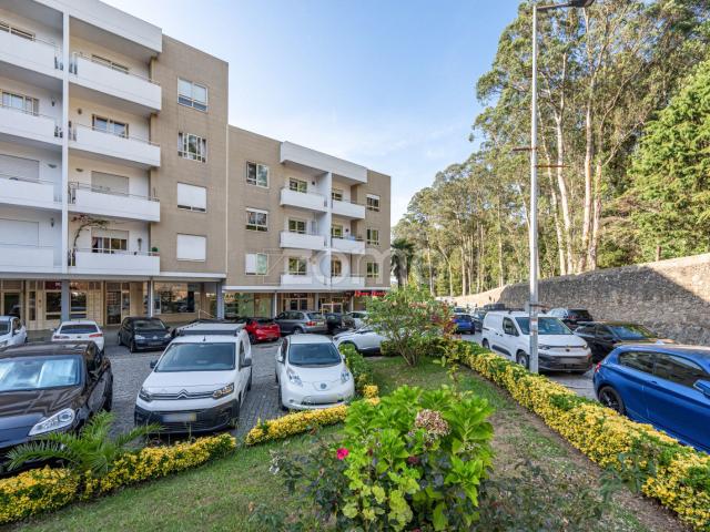 Apartamento T3 com 2 Terraços e 2 lugares de Garagem em V.N de Gaia