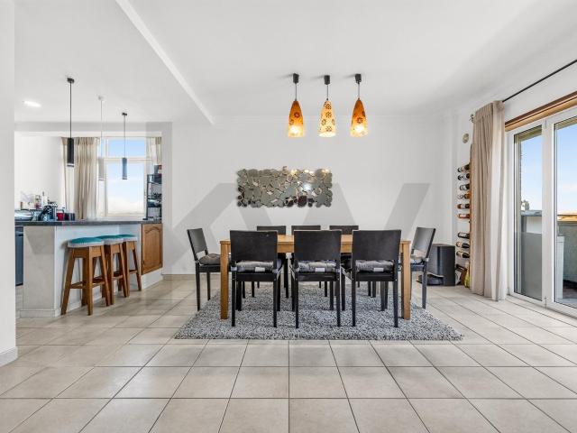 Apartamento T3 com 2 varandas e BOX