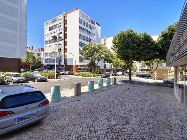 Apartamento T3 com 2 casas de banho em Barcarena – Pronto a habitar