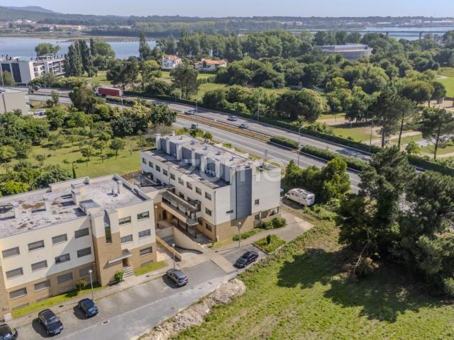 Apartamento T3 com 2 Garagens Meadela