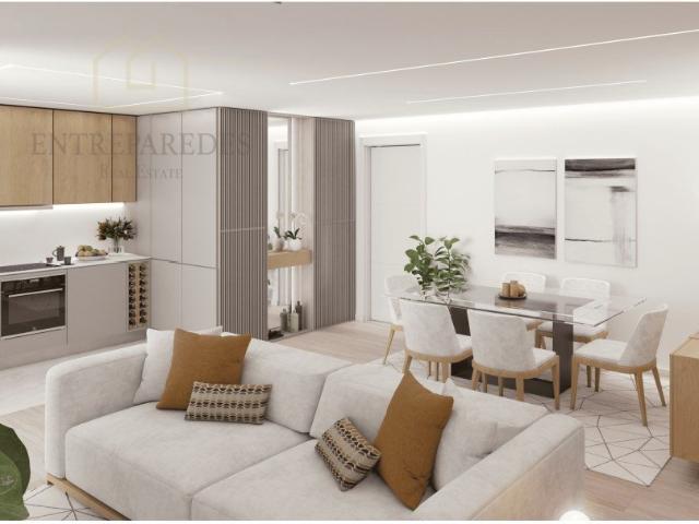 Apartamento T3 com 2 lugares de garagem e sotão de 43m², pa. 112m² Campanhã