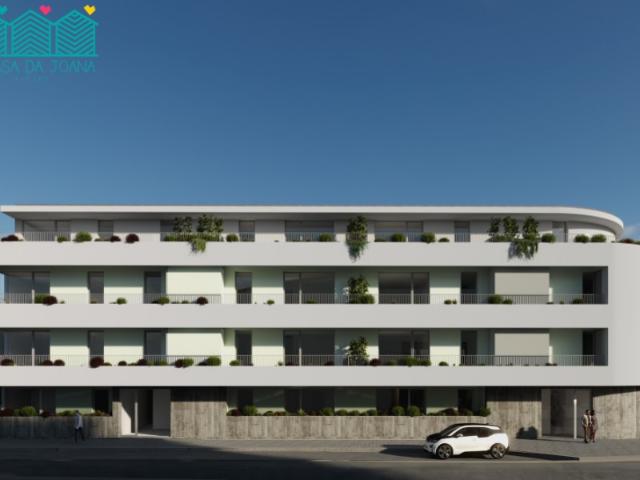 Apartamento T3 com 2 Lugares de Garagem em São Bernardo