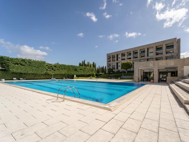Apartamento T3 com 2 lugares de garagem, Piscina Villa Restelo Belém