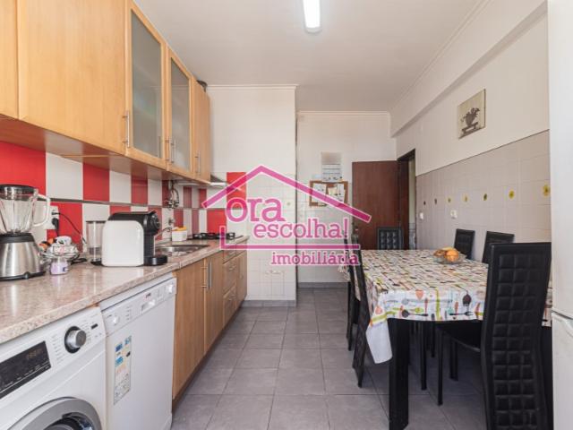 Apartamento T3 com 95 m2 na Amora!