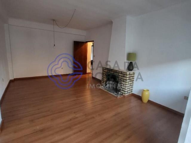 Apartamento T3 com Sotão para Duplex ou Estúdio indepedente