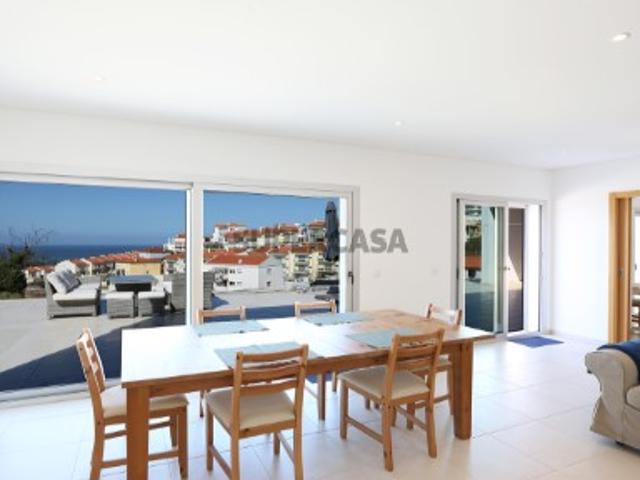Apartamento T3 com Amplo Terraço, Vista Mar e Garagem Nazaré