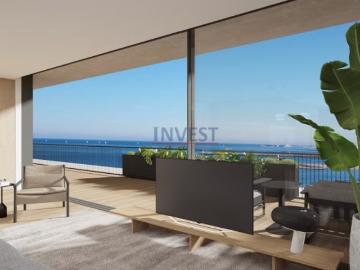 Apartamento T3 com ampla varanda e vista para a Foz do Douro