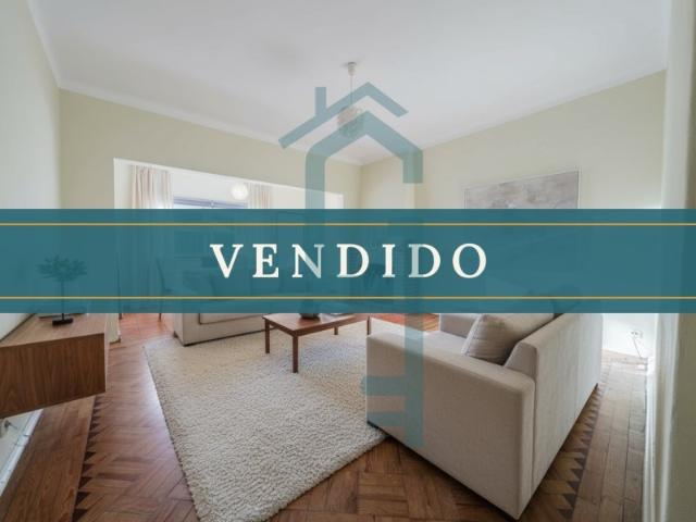 Apartamento T3 com acesso independente e logradouro privativo