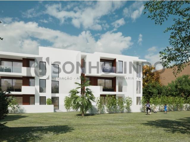 Apartamento T3 com área bruta de 220,45m2, garagem fechada para duas viaturas