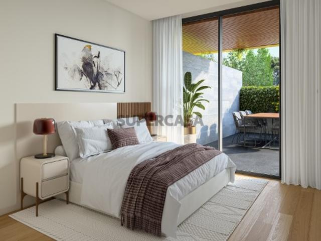 Apartamento T3 com área exterior. junto à Marina Do Douro