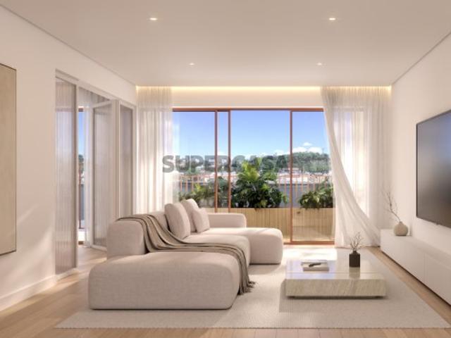 Apartamento T3 com área exterior, junto ao Rio Douro