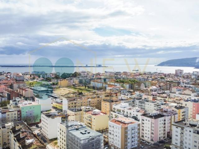 Apartamento T3 com Arrecadação e Parqueamento Espaço, Conforto e Distinção no Lote 96 | Bairro Afonso Costa, Setúbal