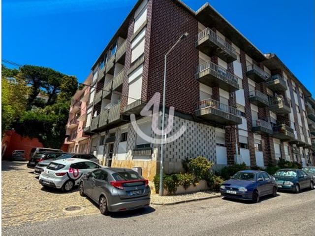 Apartamento T3 com Arrecadação no Centro Histórico de Alcobaça