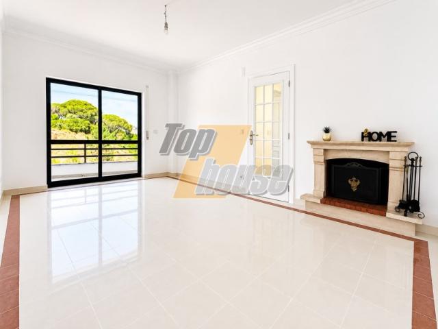 Apartamento T3 com arrecadação Parque da Paz