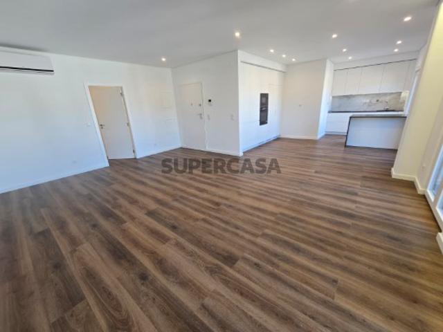 Apartamento T3 com BOX e Arrecadação | Caneças, Odivelas