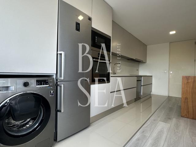 Apartamento T3 com box para dois carros em Ferreiros Braga