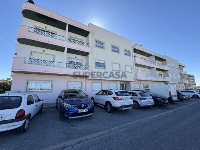 Apartamento T3 com garagem