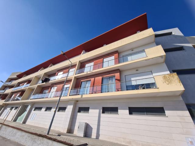 Apartamento T3 com garagem