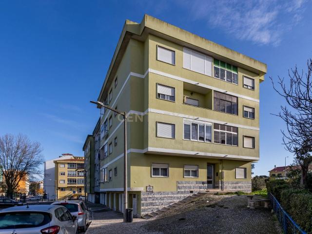 Apartamento T3 com garagem Box em Algueirão Mem Martins