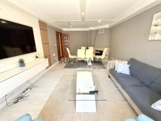 Apartamento T3 com Garagem Box | Nossa Senhora de Fátima Entroncamento