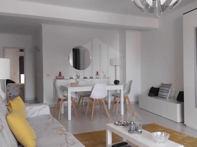 Apartamento T3 com garagem box, Sesimbra