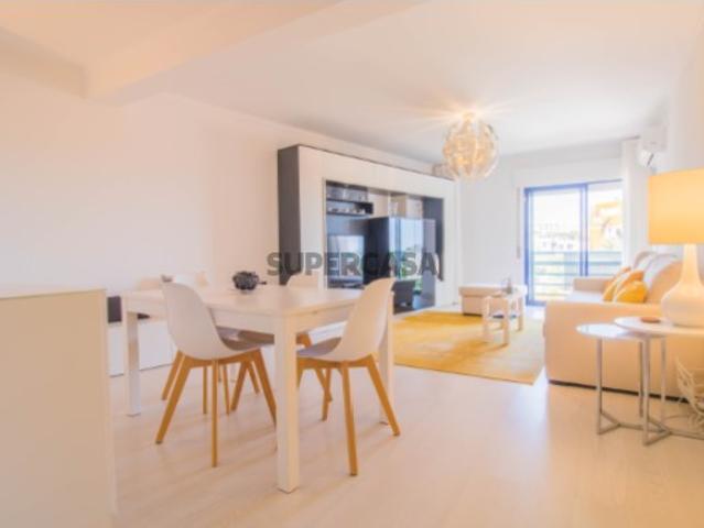 Apartamento T3 com garagem box, Sesimbra