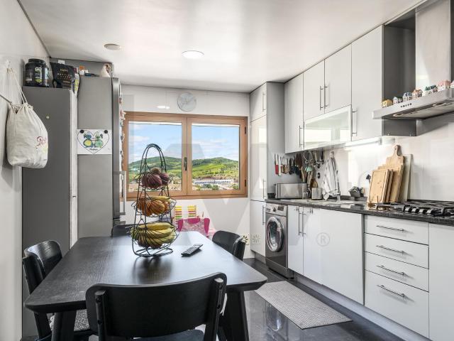 Apartamento T3 com Garagem Box, Póvoa de Santa Iria, Vila Franca de Xira