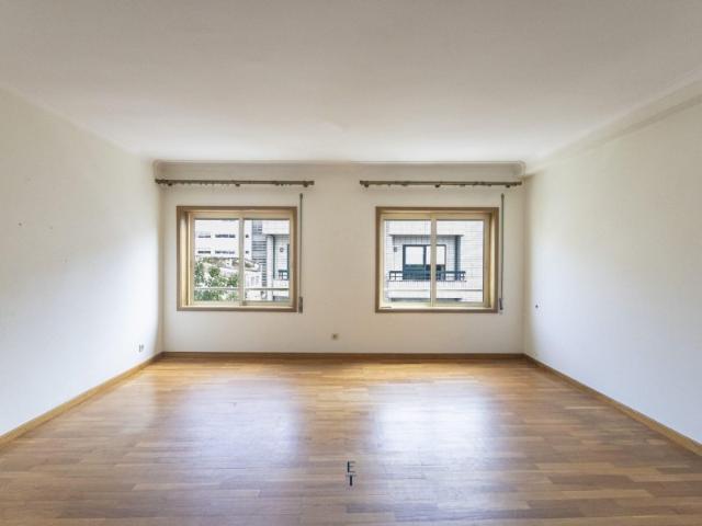 Apartamento T3 com Garagem | Centro de Espinho