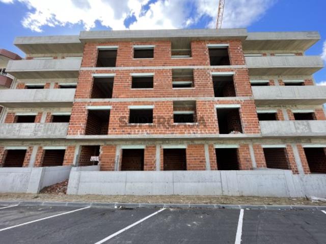 Apartamento T3 com garagem e elevador, em construção em Oliveira de Azeméis