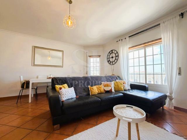 Apartamento T3 com Garagem e Sótão em Ferrel