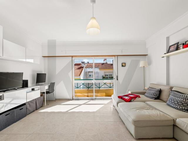 Apartamento T3 com garagem e sótão