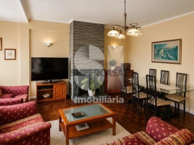 Apartamento T3 com Garagem e Sótão