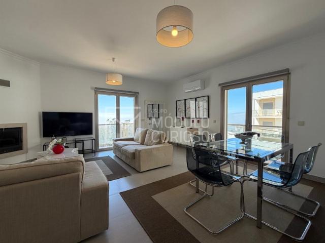 Apartamento T3 com Garagem e Vista Mar a 800 Metros da Praia Nazaré