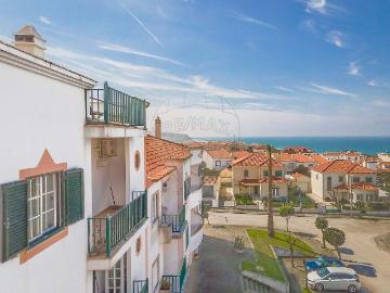 Apartamento T3 com garagem e vista mar, para venda na Praia. 142m² da Lourinhã e Atalaia
