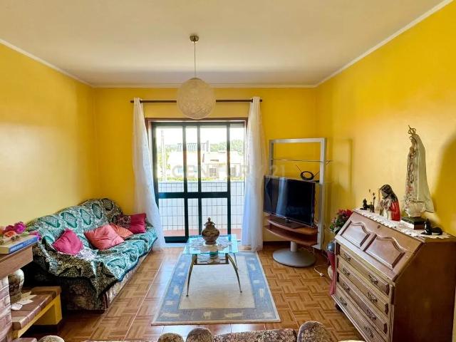 Apartamento T3 com garagem em excelente localização, em Vila do Conde