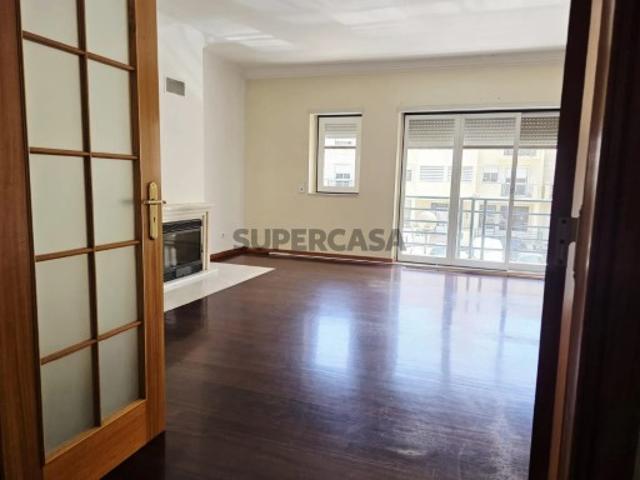 Apartamento T3 com garagem, em São Domingos de Rana, Cascais