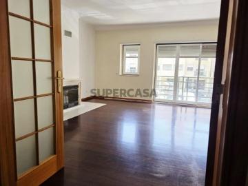 Apartamento T3 com garagem, em São Domingos de Rana, Cascais