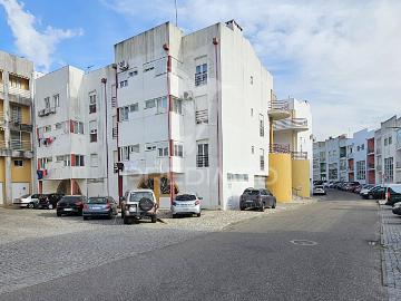 Apartamento T3 com garagem na zona Centro de Portalegre