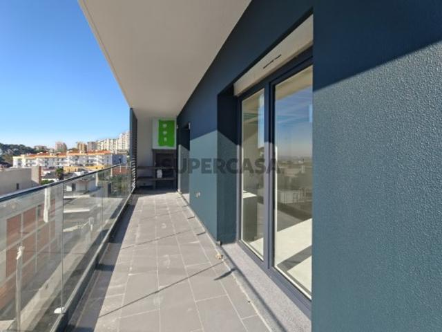 Apartamento T3 com Garagem na Paradela, Santo António dos Cavaleiros