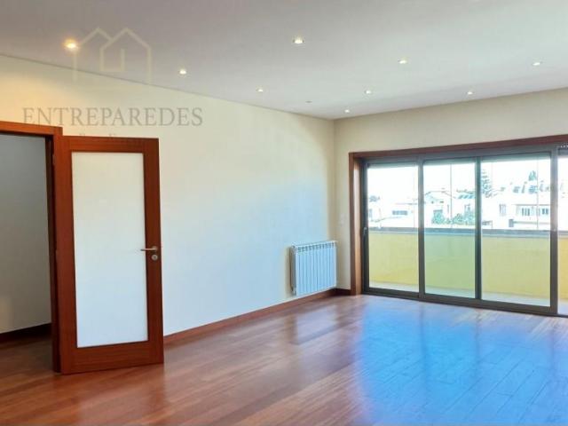 Apartamento T3 com garagem, para comprar na Senhora da Hora. 124m² Matosinhos e leça da palmeira