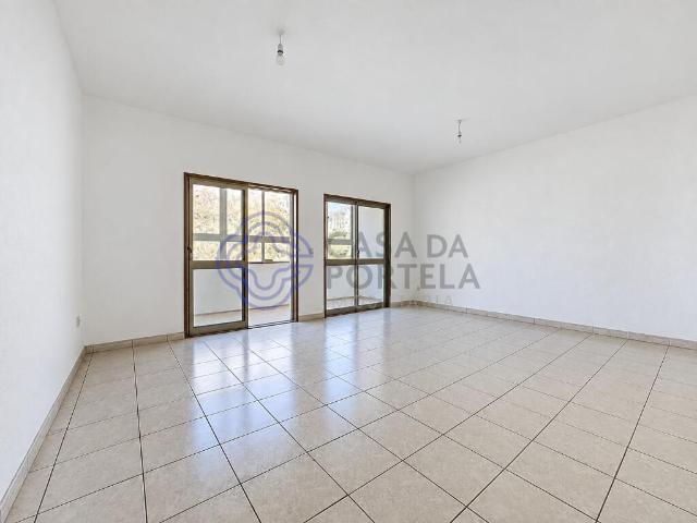 Apartamento T3 com duas varandas próximo do centro da Póvoa de Varzim, Para Venda