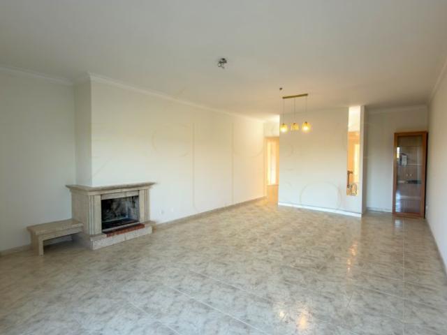 Apartamento T3 com Duas Suítes