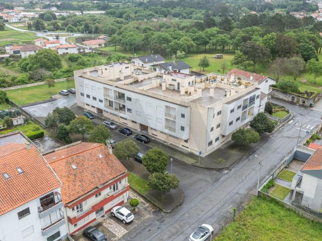 Apartamento T3 com elevador, garagem e 171M2 de Área útil