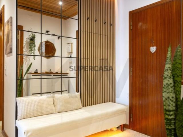 Apartamento T3 com elevador e arrecadação em Setúbal
