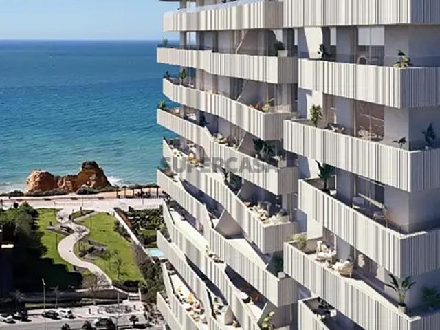 Apartamento T3 com estacionamento em novo empreendimento na Praia da Rocha